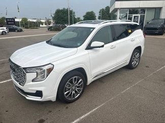 Used 2024 GMC Terrain Denali w/ Denali Premium Package AWD/4WD video 1