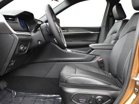 New 2026 Jeep Grand Cherokee L Limited image 9