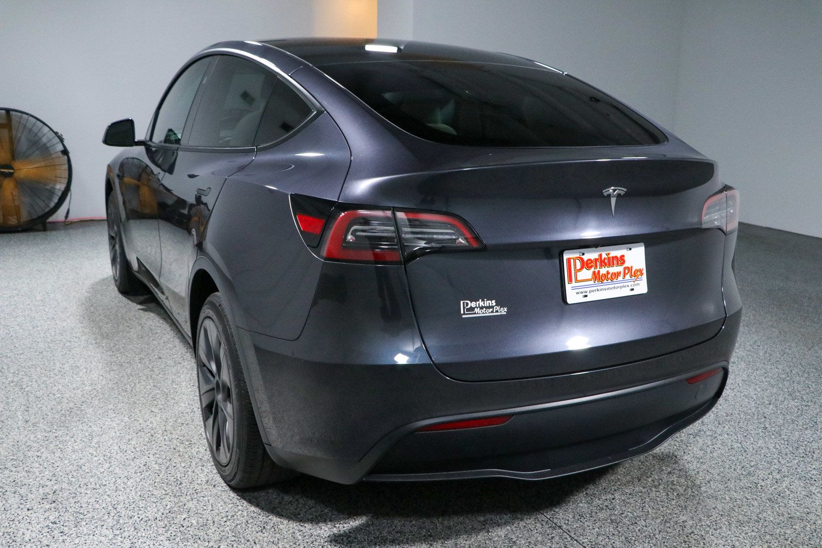 Used 2024 Tesla Model Y Long Range RWD image 9
