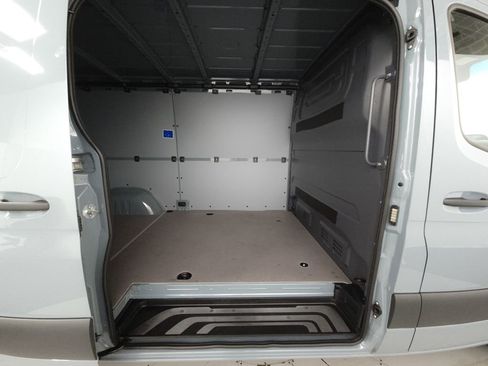 Used 2026 Mercedes-Benz Sprinter 2500 image 25