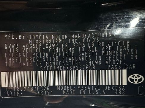 Used 2025 Toyota Corolla SE w/ SE Premium Package image 11