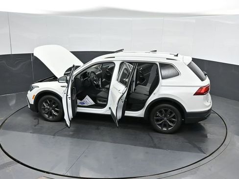Used 2023 Volkswagen Tiguan SE FWD image 72