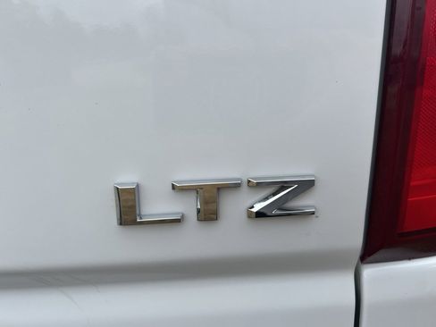 Used 2022 Chevrolet Silverado 2500 LTZ w/ LTZ Convenience Package image 6