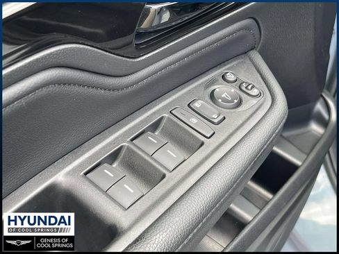 Used 2025 Honda Odyssey Elite image 14
