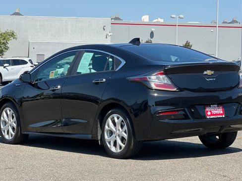 Used 2017 Chevrolet Volt Premier w/ Driver Confidence II Package FWD image 7