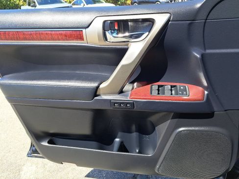 Used 2018 Lexus GX 460 Premium w/ Premium Package AWD/4WD image 30