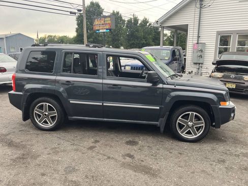 Used 2008 Jeep Patriot Limited AWD/4WD image 6