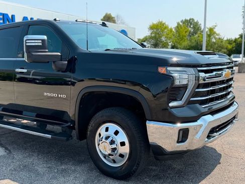 Used 2024 Chevrolet Silverado 3500 LTZ w/ LTZ Plus Package AWD/4WD image 5