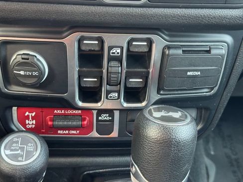 Certified 2024 Jeep Wrangler Unlimited AWD/4WD image 37