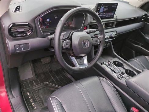 Used 2023 Honda Pilot Elite image 11