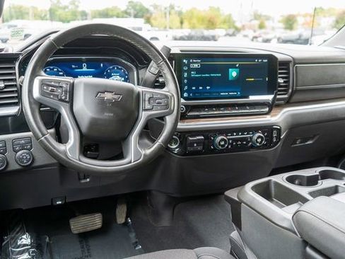 Used 2023 Chevrolet Silverado 1500 RST image 13