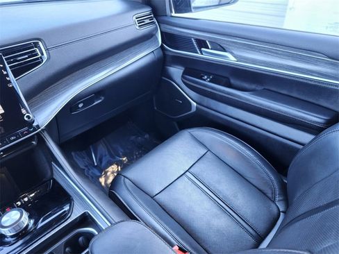 Used 2023 Jeep Wagoneer L Series III image 13