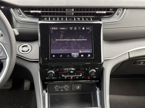 New 2025 Jeep Grand Cherokee L Altitude AWD/4WD image 14