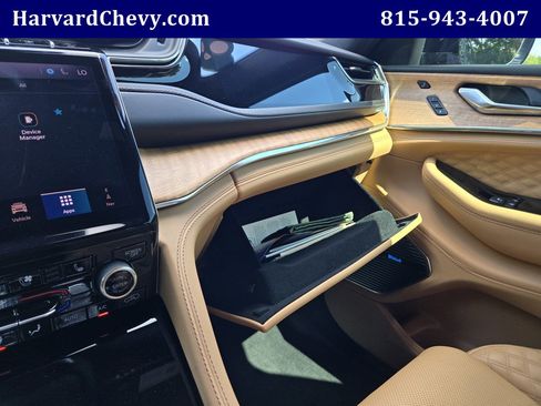 Used 2025 Jeep Grand Cherokee Summit w/ Adv Protech Group IV AWD/4WD image 14