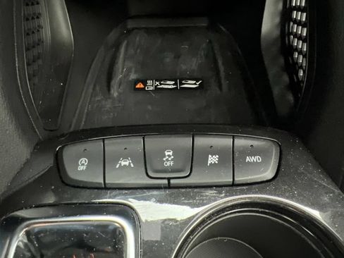 Used 2025 Chevrolet TrailBlazer RS w/ Convenience Package AWD/4WD image 19