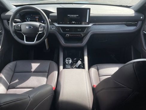 New 2026 Ford Explorer Platinum image 12