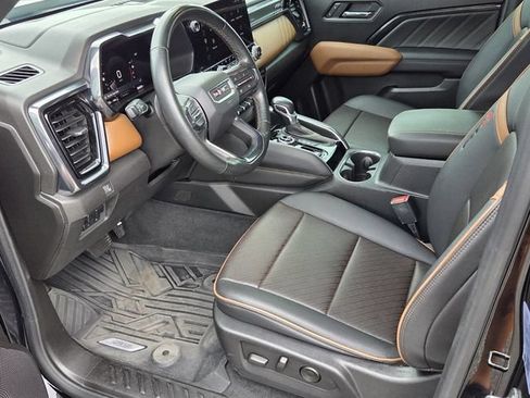 Used 2023 GMC Canyon AT4 w/ AT4 Premium Package AWD/4WD image 9