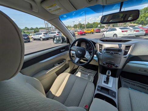 Used 2011 Subaru Outback 2.5i Premium w/ All-Weather Pkg AWD/4WD image 35