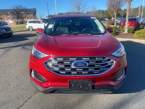 Used 2024 Ford Edge Titanium image 2