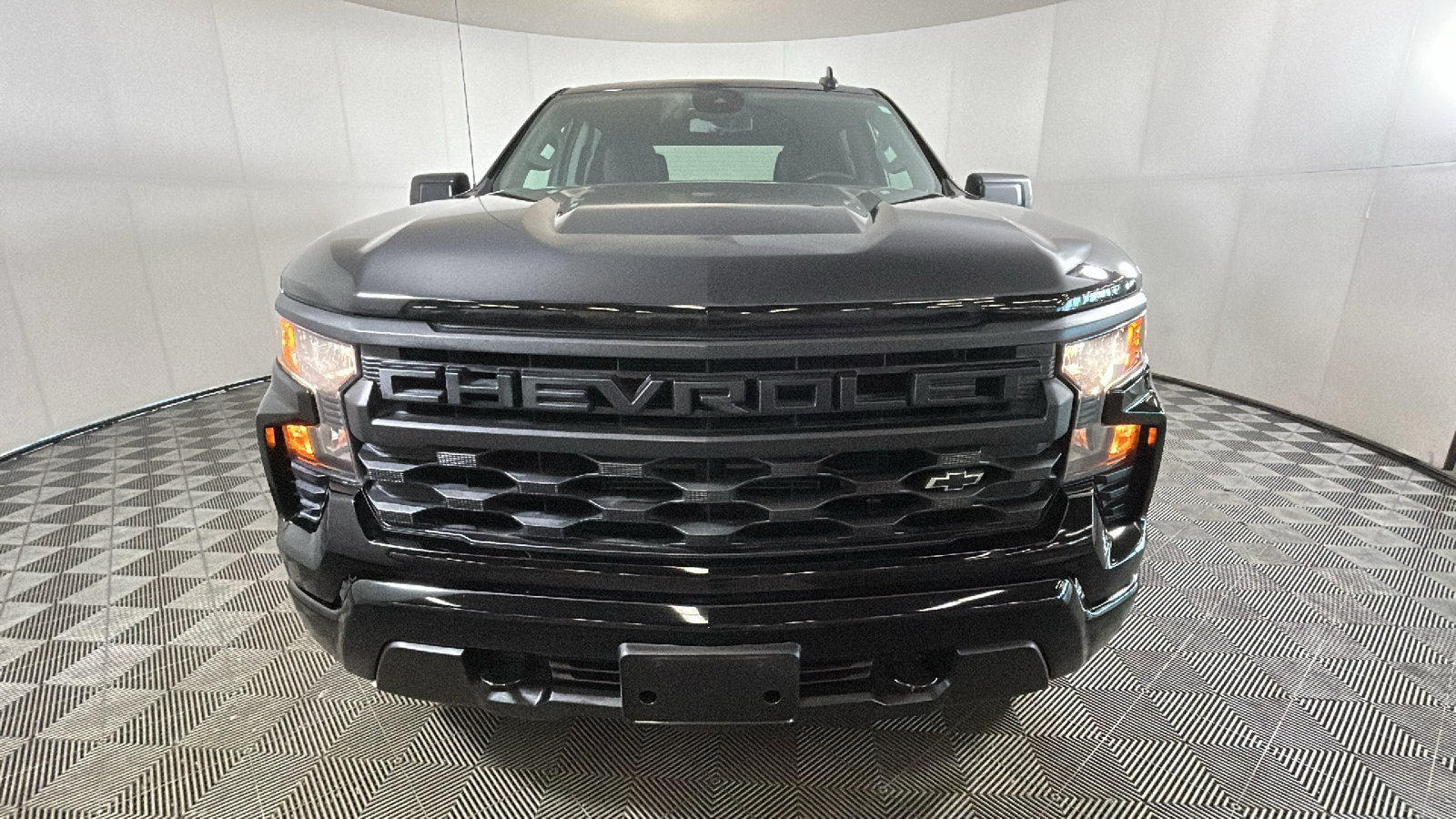 Used 2024 Chevrolet Silverado 1500 Custom w/ LPO, Dark Essentials Package AWD/4WD image 8