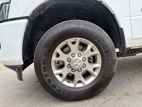 Used 2024 RAM 2500 Laramie AWD/4WD image 9