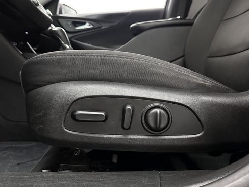 Used 2020 Chevrolet Malibu LT FWD image 13