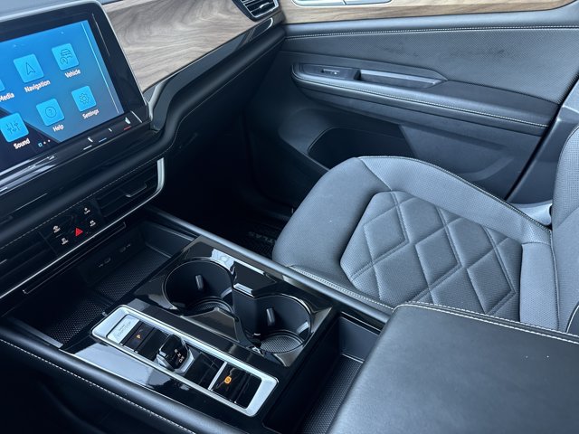 Used 2024 Volkswagen Atlas SE FWD image 24