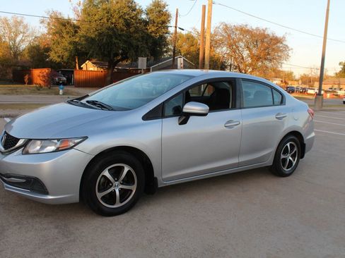 Used 2015 Honda Civic SE image 8