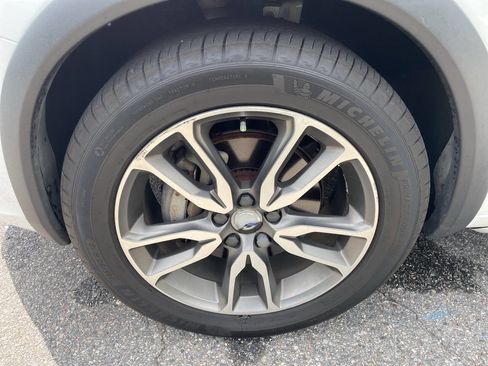 Used 2017 Volvo V60 T5 Cross Country w/ Climate Package image 10