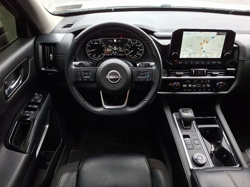 Certified 2023 Nissan Pathfinder SL w/ Black Appearance Package image 15