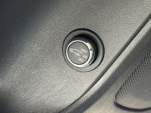 Used 2019 Chevrolet Blazer LT image 33