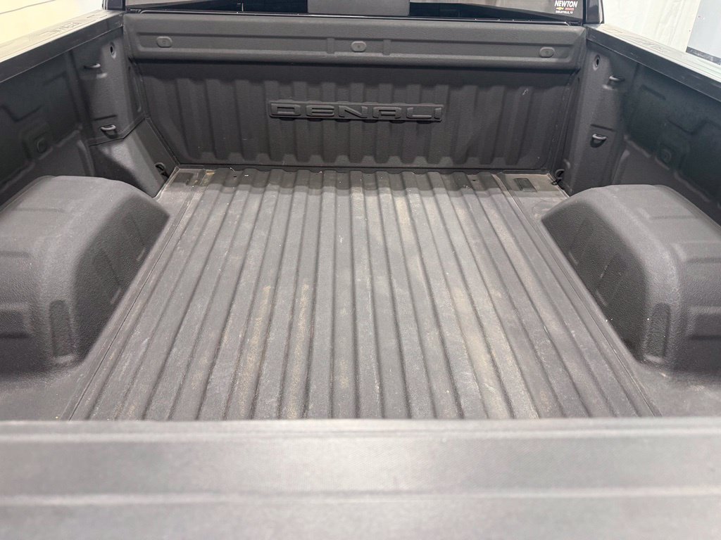 Used 2022 GMC Sierra 1500 Denali w/ Denali Reserve Package RWD image 39