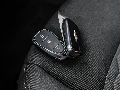 Used 2021 Chevrolet Equinox LT w/ LPO, Cargo Package image 66