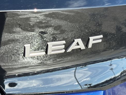 Used 2025 Nissan Leaf S image 13