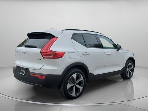 Used 2026 Volvo XC40 B5 Plus AWD/4WD image 28