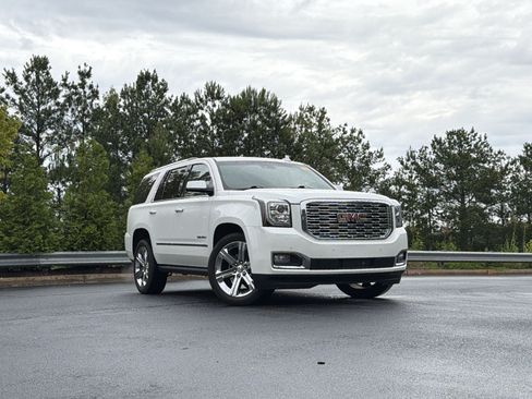 Used 2018 GMC Yukon Denali w/ Denali Ultimate Package AWD/4WD image 2