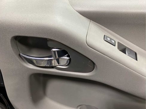 Used 2013 Nissan Frontier SV w/ SV Value Truck Pkg image 28