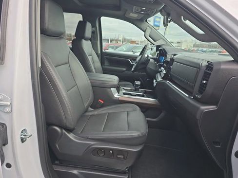 Used 2023 GMC Sierra 1500 SLT w/ SLT Premium Package AWD/4WD image 28