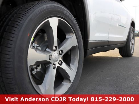New 2023 Jeep Grand Cherokee 4WD 4xe image 32