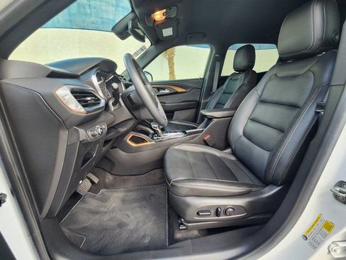 Used 2022 Chevrolet TrailBlazer ACTIV w/ Technology Package image 9