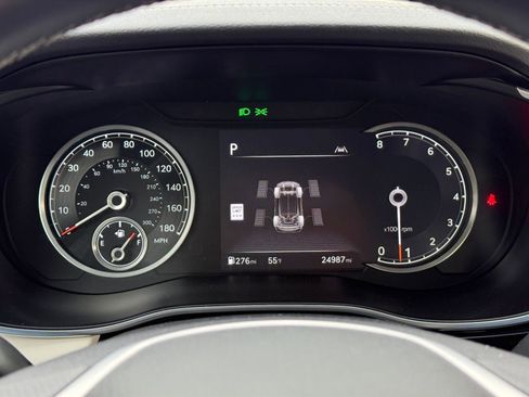 Used 2025 Genesis G70 2.5T image 41