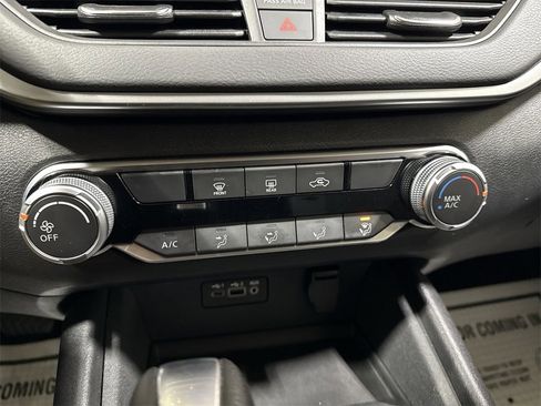 Used 2022 Nissan Altima 2.5 SV image 15