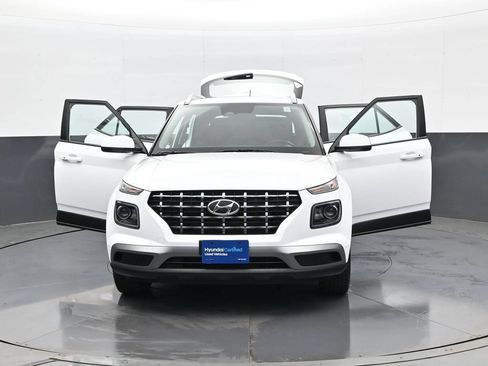 Certified 2024 Hyundai Venue SEL FWD image 31