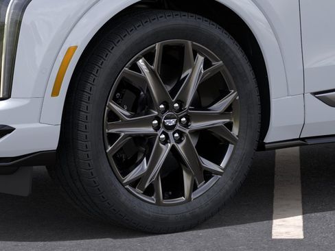 New 2026 Cadillac Optiq V w/ LPO, Floor Liner Package AWD/4WD image 33