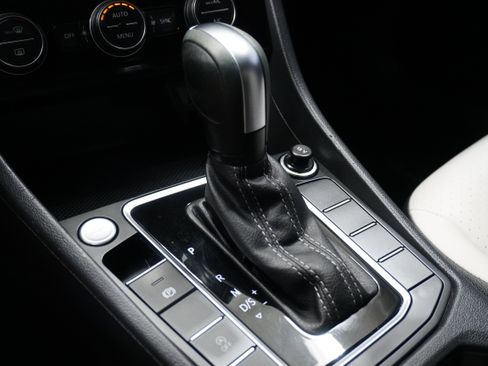 Used 2021 Volkswagen Jetta R-Line w/ R-Line Cold Weather Package image 20