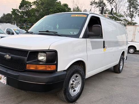 Used 2011 Chevrolet Express 2500 RWD image 5