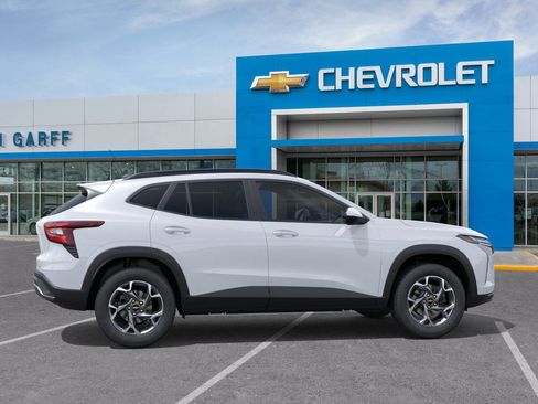 New 2026 Chevrolet Trax LT w/ LT Convenience Package FWD image 7