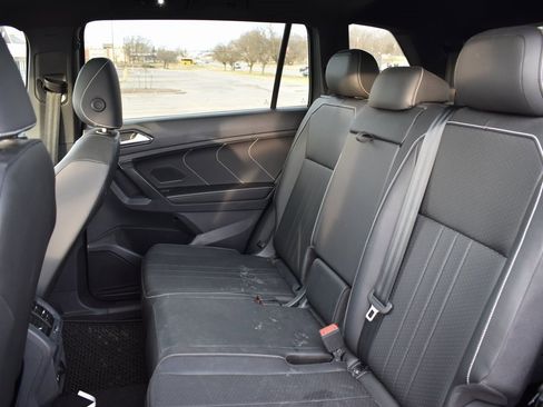 Used 2023 Volkswagen Tiguan SE R-Line image 8