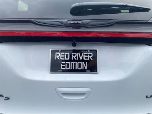 New 2026 Chrysler Pacifica Limited w/ S Appearance Package image 12