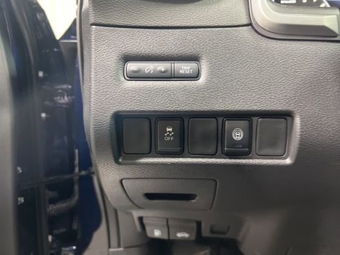 Used 2024 Nissan Murano SV image 25